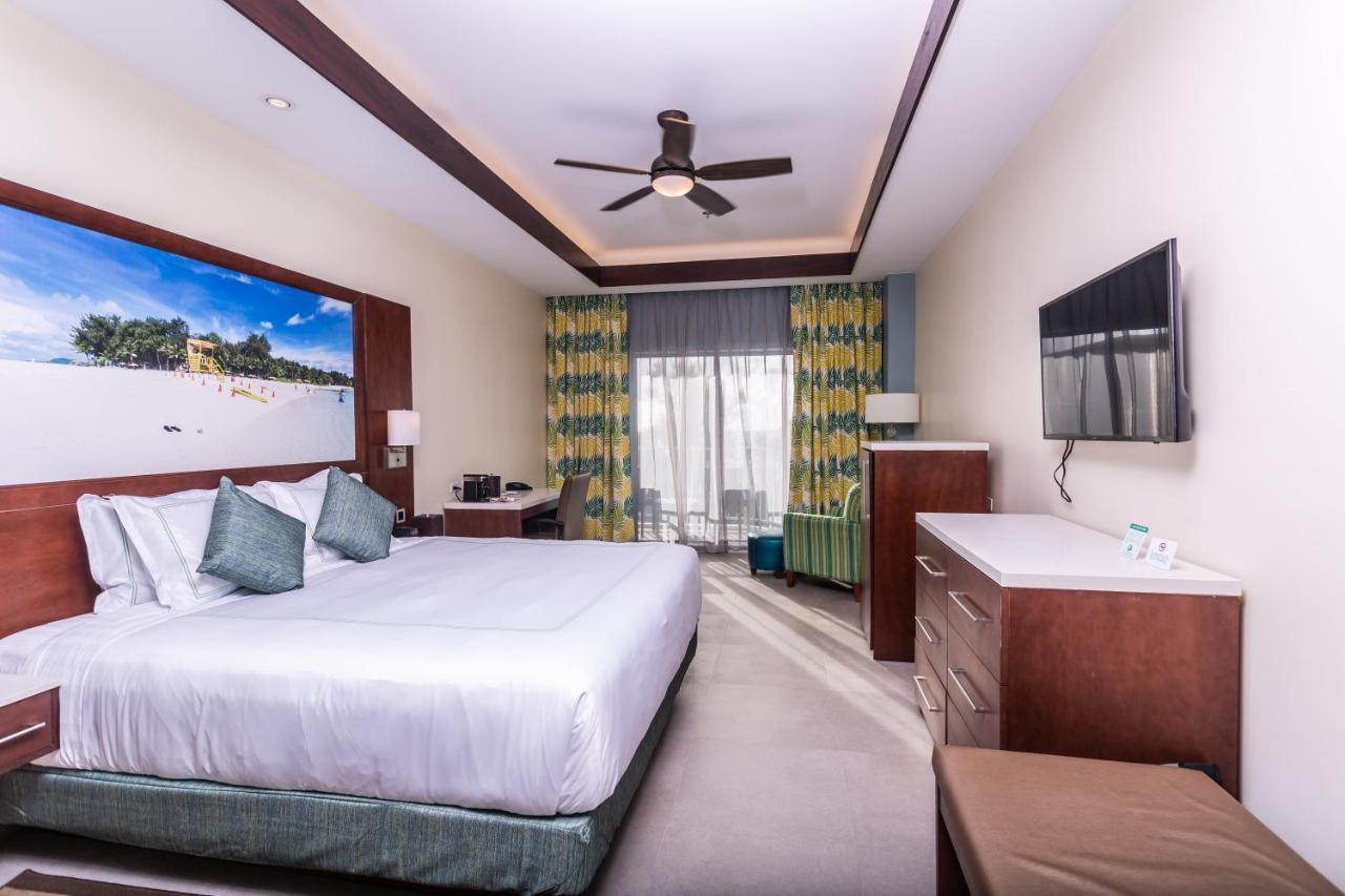เซิร์ฟรีเดอร์ รีสอร์ต โฮเต็ล Hotel ไซปัน ภายนอก รูปภาพ